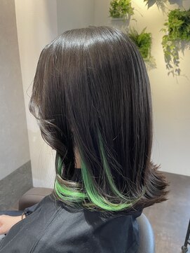 エイル 西梅田(eyl) インナーカラー × エメラルドグリーン