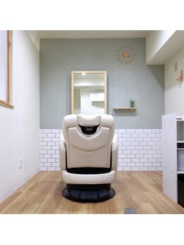 アピラトータルデザインサロン(APiLA total design salon)の写真/髪を切る場所+αの心地よさ*個室でゆったり、リラックスタイムを♪