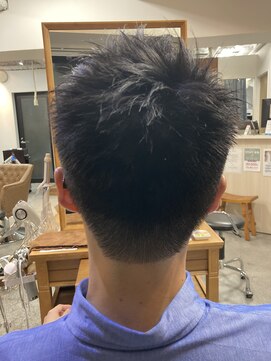 スタジオフツーロ バイ ビーヘアー(STUDIO FUTURO by BEhair) ツーブロックショート