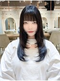 黒髪ロング韓国レイヤーくびれ顔周り