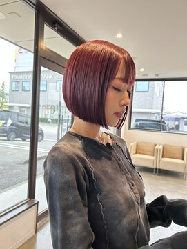 トテ(tote.) ボルドーパツッとボブ