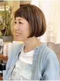 大人可愛い感じの雰囲気。オン眉&ラウンド前髪のおしゃれボブ