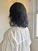 タヴィ(Tavi)&nbsp;無造作パーマのこなれヘア/パーマスタイル/ニュアンスパーマ