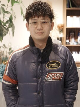 ウィム(wim) 『波巻きスパイラルパーマ』刈り上げマッシュ/波巻きパーマ