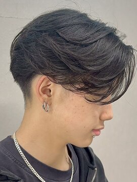 ジーニー 本厚木(Genie) サーフカール/刈り上げセンターパート/波巻きツイストスパイラル