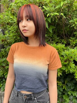 シー 岡崎(,SHE) オレンジハイライトが映えるアンブレラカラーで垢抜け