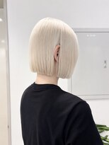 フォト イケブクロ(foto IKEBUKURO)&nbsp;抜きっぱなしホワイトブロンド／ミニボブ／切りっぱなしボブ