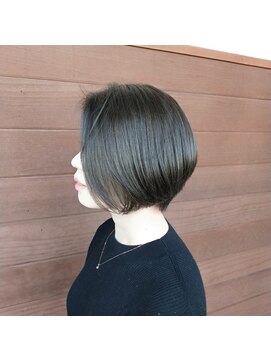 ヘアリゾートハピネス 柔らかダークグレー×大人ショートボブ♪