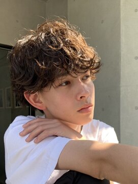 フィフス(fifth) フェザーマッシュコンマヘアソフトツーブロックスパイラルパーマ