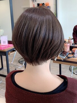 アイ(I.) 【 I. 】どこからみてもシルエットの綺麗なショートボブ 川口
