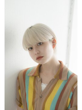 ミエルヘアーエスト 新宿店(mielhair est) ホワイトカラー×耳かけマッシュショート【新宿】