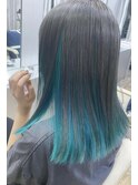 ダーク×インナーカラー♪ブルーグリーンがアクセントに〇