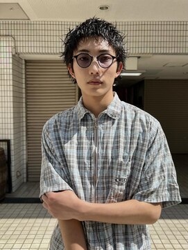 ヒュージ 三軒茶屋(huge) ニュアンスパーマ/メンズカット/眉毛カット