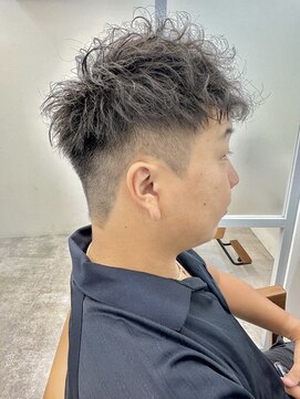 ロミーオム 本厚木(ROMMY. Homme) ツーブロック刈り上げスパイラルパーママッシュメンズヘア