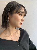 外ハネショートマッシュコンパクト黒髪ベージュショート前髪あり
