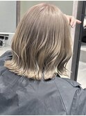 ホワイトブロンドミルクティーホワイトグレージュショートボブ