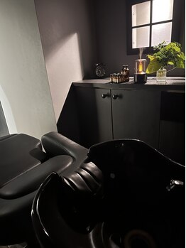 ビンカ ヘアー(Vinca hair)の写真/【赤羽駅徒歩5分】照明を落としたリラックス個室空間で頭も心もリラックス♪極上のスパで至福のひと時を。