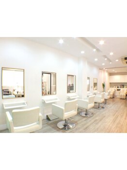 “私らしい”美しさを育む特別な場所☆素材を生かした似合わせテクで、新しい魅力が花開く♪