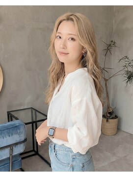 ヌール(Nuru) ブロンドベージュ