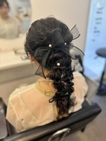 マーリー(marlee)&nbsp;ふあふあ ツイン 編みおろし ポニーテール アレンジ 表参道