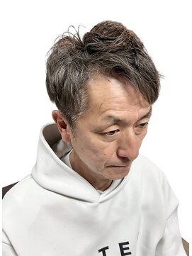 ウエストサイドカットクラブ(West Side Cut Club) ブラックピンパーマで作るhi age向けアップバングパーマ