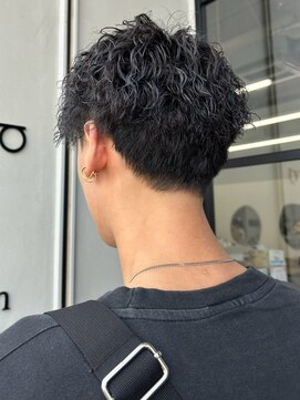 マップメンズデザイン(map men's design) 波巻きパーマ 刈り上げ ツーブロック サーフカール 20代
