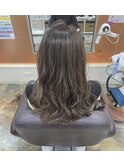 ハイライトたっぷりお洒落カラー