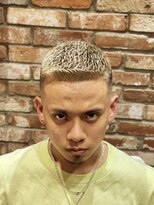 ヒロギンザバーバーショップ 丸の内店(HIRO GINZA BARBER SHOP)&nbsp;アップバング×フェードカット×ハイトーンカラー