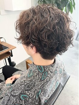 ルヴェルヘアー(Revel hair)の写真/男性スタイリストが多いのでメンズも通いやすさ◎崩れないベースカットで長持ちするので人気