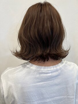 ポルム パプリカ(polum paprika) 外ハネミディアムくびれS字ウェーブ×柔らかブラウンカラー