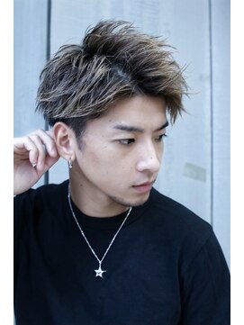 クリフ バイ リップス ヘアー(CLIF by LIPPS hair) ツイストスパイラル　かき上げ　ツーブロック　メンズショート