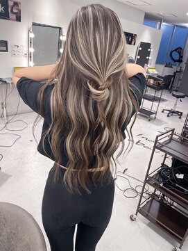 キング 梅田(K!ng) 梅田ハイライトカラー梅田インナーカラー梅田シールエクステ