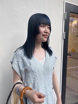 シイ(SIE) 深めネイビー