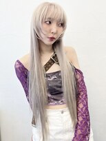 ココ 原宿(KOKO) ホワイトブロンド顔周りレイヤーワイドバングケアブリーチ美髪