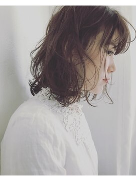 ロマリア 青山 南青山(Lomalia) 乾かしてキマる動きのあるショートボブ【Lomalia】