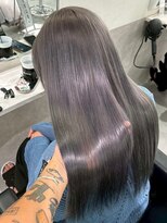 シエラ 心斎橋(CIERA.)&nbsp;ホワイトグレージュミニウルフチェリーブラウン天使の羽バング