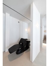 シャンプー台の半個室もございます