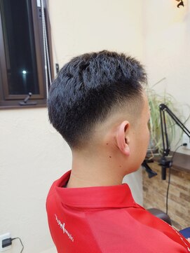 トラスト(TRUST) フェードカット