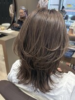 クオール(Quol)&nbsp;【脱白髪染め】ミルクティーベージュ　ミディアムレイヤー