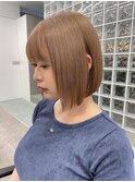 ミルクブラウンミディアムレイヤーボブヘーゼルベージュインナー