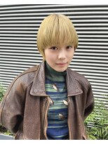 オト(Oto)&nbsp;ハイトーンブロンド×マッシュショート
