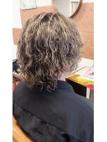エヴァン(Evan) 伸ばしかけヘアに◎ハイライトで動きのあるマンバン ヘア