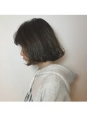 あごラインのラフなワンカールボブ