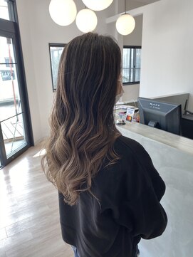 チェレ ロッソ 金剛店(Chere rosso) ワタナベ　ヒトシのグラデーションカラー