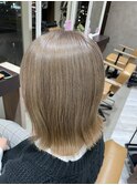 ハイトーンベージュ