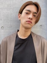 ハニーシブヤ(HONEY shibuya)&nbsp;前下がりセンターパートモードカジュアルスタイル