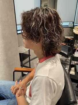 ネクストネオ 静岡(NEXT NEO) 【櫻田】センターパートウルフ波巻きスパイラルハイライト