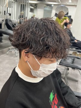 アーリー(Ali'i) 波巻きスパイラルパーマ刈り上げマッシュ