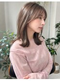 艶感と透明感が抜群!大人のくびれミディアムヘア