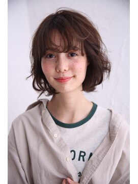 ネオリーブエクラ 上野御徒町店(Neolive eclat) ナチュラルボブ ペールベージュココアベージュアースカラーロブ